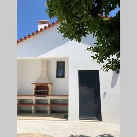 Grandfather's House * Tábua