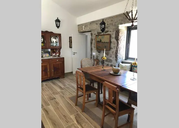 Grandfather's House Tábua